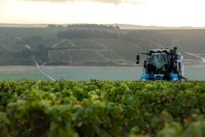 Vendanges mécanisées domaine Servin Chablis